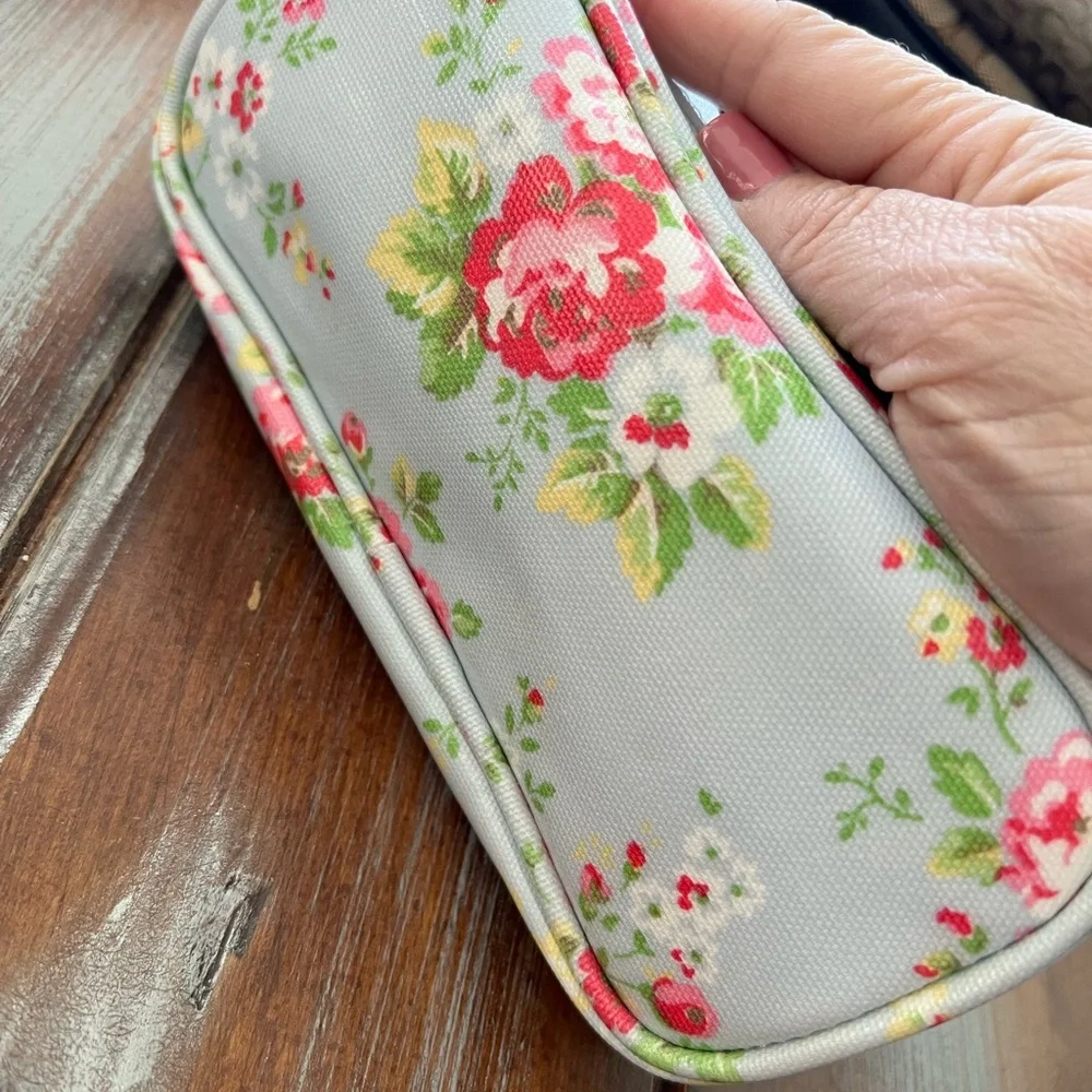 Cath Kidston White and Floral Cosmetic Bag - Picture 9 of 9
